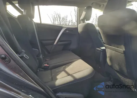 2016 Toyota Rav4 Xle z USA, uszkodzony, nr VIN JTMRFREV6GJ094646